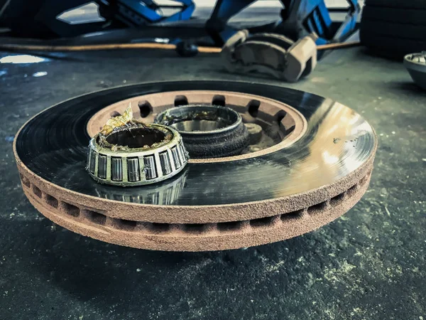 Fren diskleri ve tekerlek akslar heck onarım.