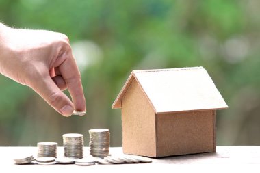 Para kavramı - para sikke yığını büyüyen iş