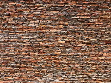 Yüksek yatay tuğla duvar, ince tahta taşla kaplı. Boşluk metin tasarımı arkaplanı kopyala