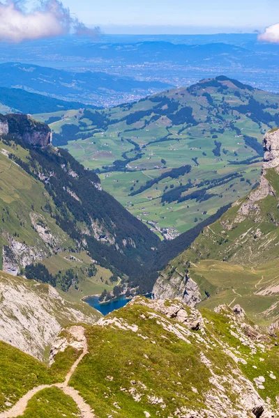 Vue Aérienne Lac Seealpsee Massif Alpstein Direction Wasserauen Depuis Sommet — Photo