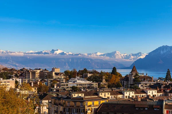 Staden Lausanne Med Snötäckta Alperna Och Sjön Leman Bakgrunden Kantonen — Stockfoto