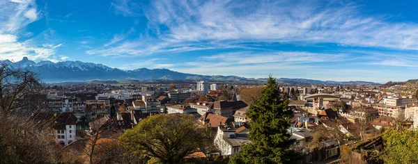 Lenyűgöző Légi Panoráma Kilátás Thun Városkép Thun Castle Borította Hegycsúcsok — Stock Fotó