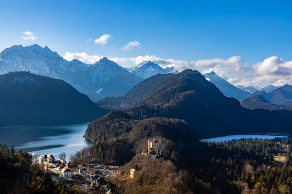 Panorama Uitzicht Beierse Alpen Het Meer Met Beroemde Hohenschwangau Kasteel — Stockfoto