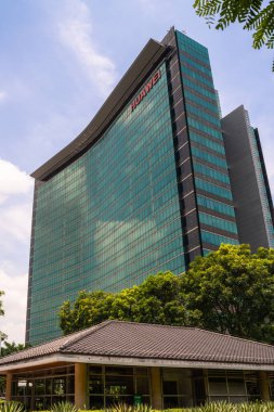 Shenzhen, Çin - 22 Temmuz 2018 - Çin 'in Guangdong Eyaleti' nin Shenzhen ilçesindeki Huawei Genel Merkezi Ar-Ge binasının gökdelenidir. Çok uluslu bir ağ ve telekomünikasyon ekipman ve hizmet şirketi.