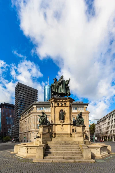 Vista Monumento Gutenberg Localizado Praça Rossmarkt Frankfurt Main Hesse Alemanha — Fotografia de Stock