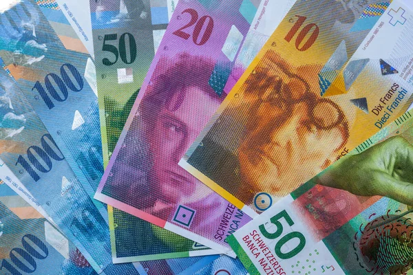 Közelkép Különböző Svájci Frankos Bankjegyekről Háttérként Beleértve 2016 Ban Kiadott — Stock Fotó