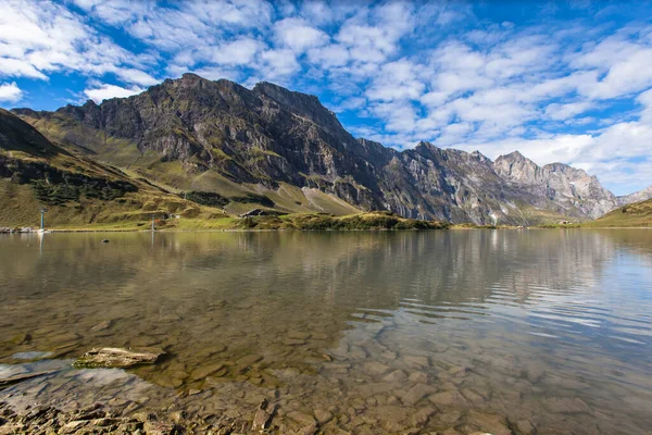 Panoramablick Auf Den Trübsee Einem Sonnigen Sommertag Mit Braustock Hintergrund — Stockfoto