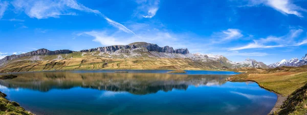 Atemberaubender Blick Auf Den Tannensee Mit Herrlichem Alpenspiegel Der Zentralschweiz — Stockfoto