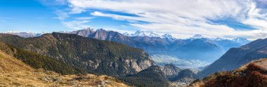 İsviçre 'nin Belalp, Valais Kantonu, İsviçre' nin küçük Alpleri Panorama Manzarası