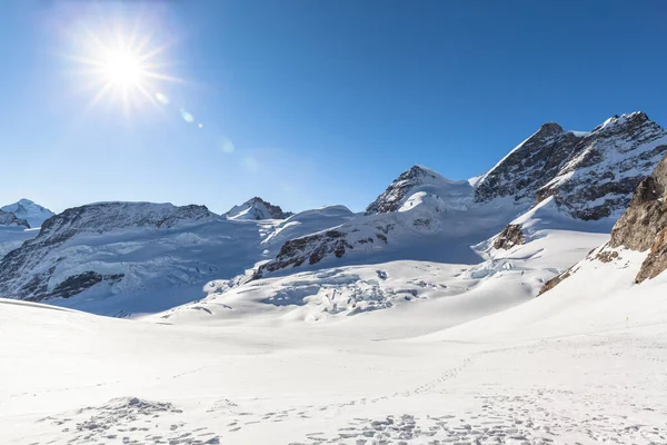 Fantastisk Utsikt Över Den Berömda Toppen Jungfrau Schweiziska Alpsand Och — Stockfoto