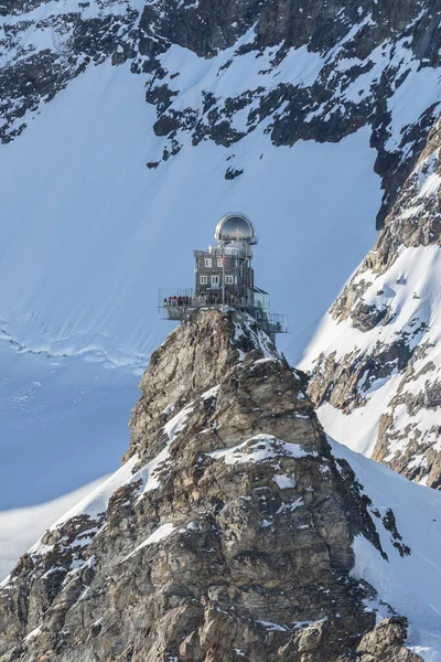 位于瑞士奥伯纳斯奥伯兰Jungfraujoch的世界上最高天文台之一的狮身人面像观测台 — 图库照片