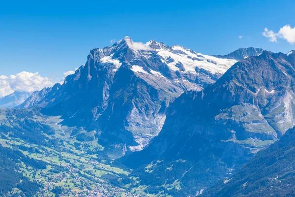 Vacker Utsikt Över Wetterhorn Och Staden Grindelwald Bernese Oberland Solig — Stockfoto