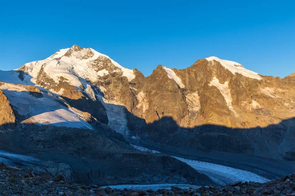 Impresionante Vista Los Alpes Suizos Incluyendo Piz Bernina Glaciar Desde — Foto de Stock