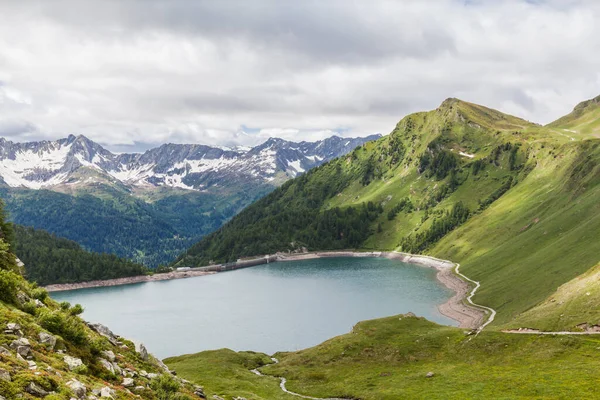 Atemberaubender Blick Auf Den See Von Ritom Und Den Damm — Stockfoto