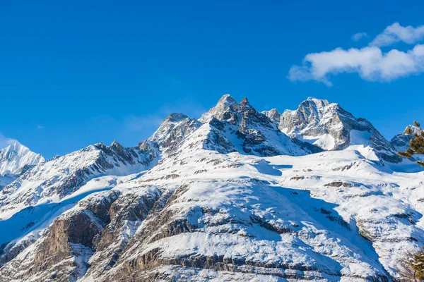 瑞士瓦莱州Zermatt Weisshorn Matterhorn附近瑞士意大利边境阿尔卑斯山全景 — 图库照片