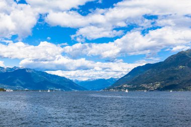 Ticino, İsviçre 'deki Maggiore Gölü manzarası