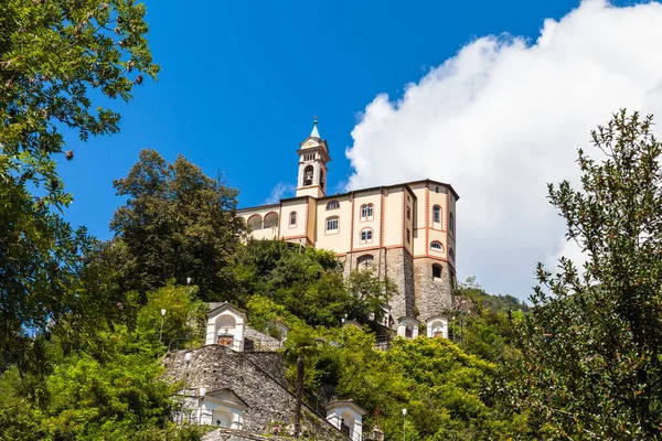 Madonna Del Sasso Bedevaartskerk Boven Locarno Stad Het Maggiore Meer — Stockfoto