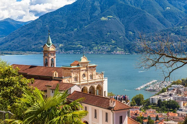 Utsikt Över Madonna Del Sasso Kyrka Ovanför Locarno Stad Och — Stockfoto