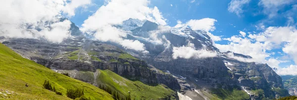 Panoram Pohled Slavný Vrchol Jungfrau Monch Pod Severní Stěnou Bernese Stock Fotografie