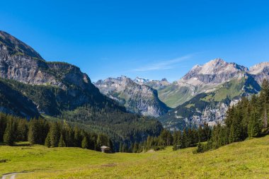 İsviçre 'de Bernese Oberland yakınlarındaki Kandersteg yakınlarındaki Alpler Panorama Manzarası