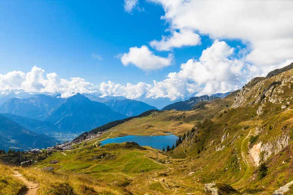 Blick Auf Den Bettmersee Und Die Walliser Alpen Der Nähe — Stockfoto