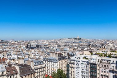 Paris şehri Kutsal Yürek Bazilikası 'nın Paris, Fransa' daki Montmartre tepesinde.
