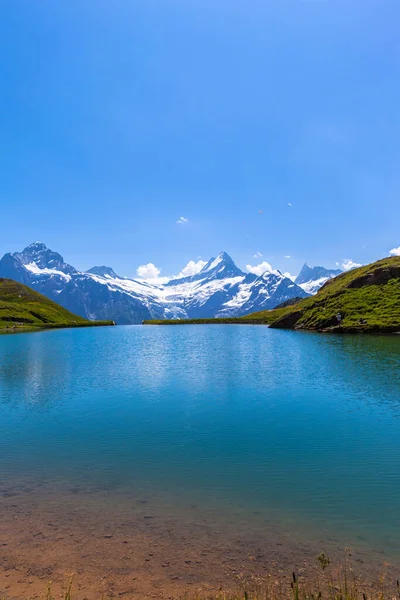 Prachtig Uitzicht Bachalpsee Besneeuwde Bergtoppen Met Gletsjer Van Zwitserse Alpen — Stockfoto