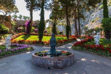 Capri Adası, Campania, İtalya 'daki Augustus Bahçeleri (Giardini di Augusto) manzarası.