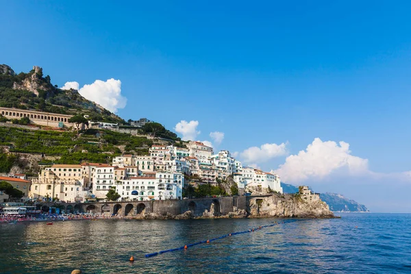 Vista Famosa Cidade Amalfi Sol Tarde Costa Mar Mediterrâneo Itália — Fotografia de Stock
