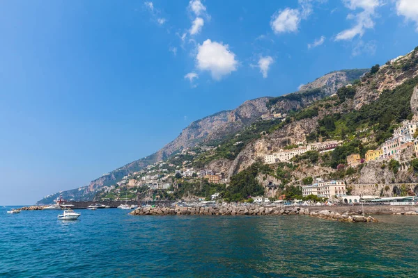 Vista Famosa Cidade Amalfi Sol Manhã Costa Mar Mediterrâneo Itália — Fotografia de Stock