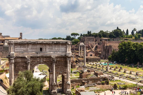 Vista Las Antiguas Ruinas Romas Cerca Del Coliseo Italia — Foto de Stock