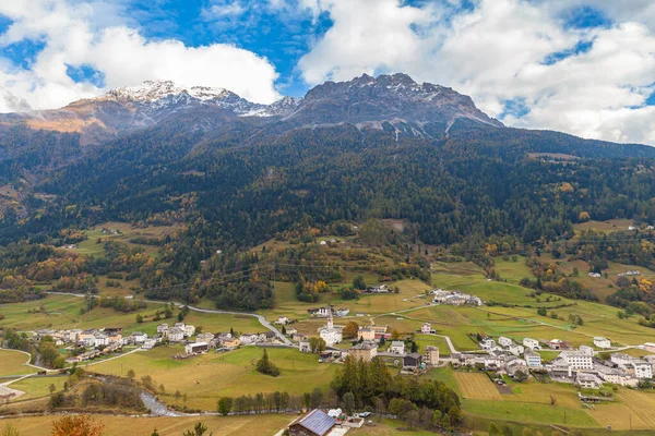 Vista Panorâmica Aérea Deslumbrante Cidade Poschiavo Vale Com Alpes Suíços — Fotografia de Stock