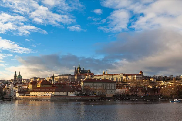 Чудовий Вид Старий Район Мала Срана Прага Річці Влтава Палацом — стокове фото