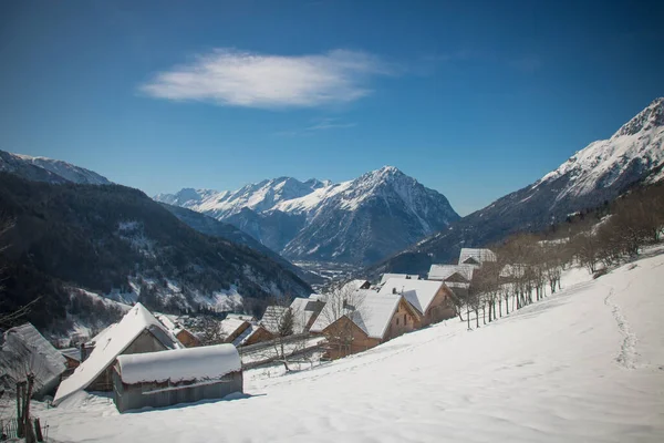 Magas Hegyvidéki Táj Alpokban Télen — Stock Fotó