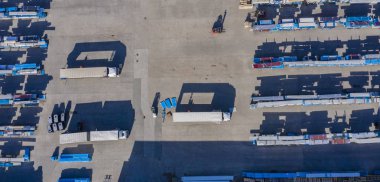 Palet ile Forklift kargo konteyner, wareho kutulara yükleme