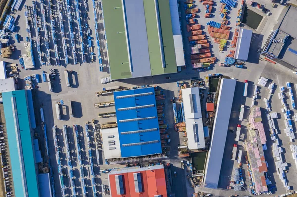 Vista aérea de almacenes o fábrica industrial o logis — Foto de Stock