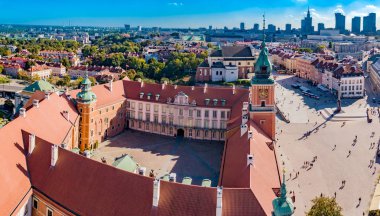 Royal Castle sermayenin Polonya - Varşova Merkez Meydanı'nda. birçok 