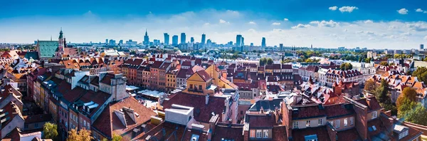 Egy nyári nap n Lengyelország Varsó panoráma. Régi város és a — Stock Fotó