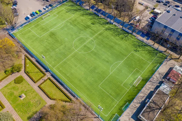 Vista aérea del campo de fútbol vacío en Europa —  Fotos de Stock