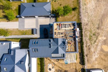 Yukarıdan Yapım Aşamasındaki Ev. Havadan görünüm