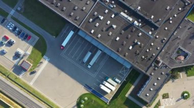 Modern fabrika binaları ve depolama lojistiği. Havadan Görünüm
