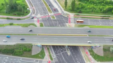 Yoğun saatlerde süper otoyolun havadan görünümü