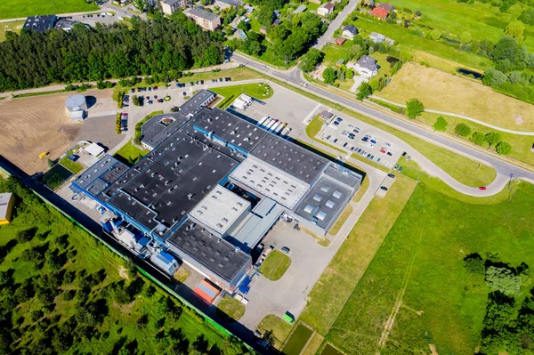 Luchtfoto drone zicht op het distributiecentrum van Hewlett-Packard. Logistiek en transport — Stockfoto