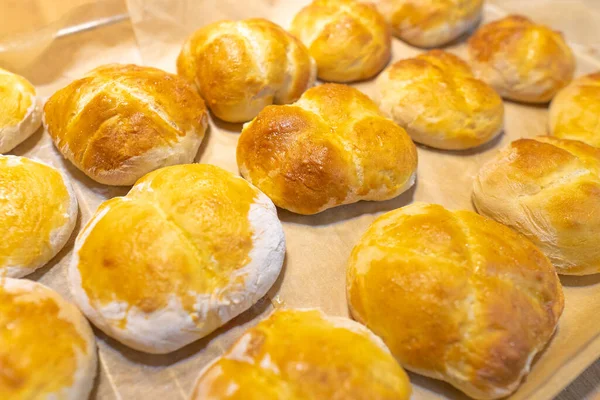 Rollos Cena Recién Horneados Cerrados Panecillos Caseros Apilados Una Pila — Foto de Stock