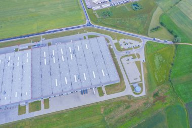 Dağıtım merkezinin hava görüntüsü, endüstriyel lojistik bölgenin insansız hava aracı fotoğrafları..