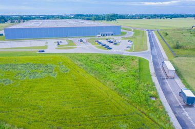 Dağıtım merkezinin hava görüntüsü, endüstriyel lojistik bölgenin insansız hava aracı fotoğrafları..