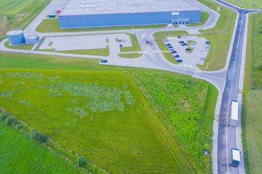 Dağıtım merkezinin hava görüntüsü, endüstriyel lojistik bölgenin insansız hava aracı fotoğrafları..