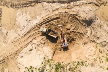 Yeni yol inşaatının hava manzarası. Varşova Wilanow