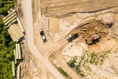 Yeni yol inşaatının hava manzarası. Varşova Wilanow