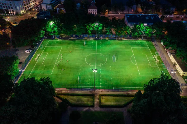 Widok Lotu Ptaka Stadion Piłkarski Oświetlony Przez Jowisza Wieczorem — Zdjęcie stockowe